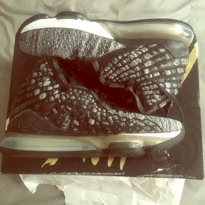LeBron XVII size 12